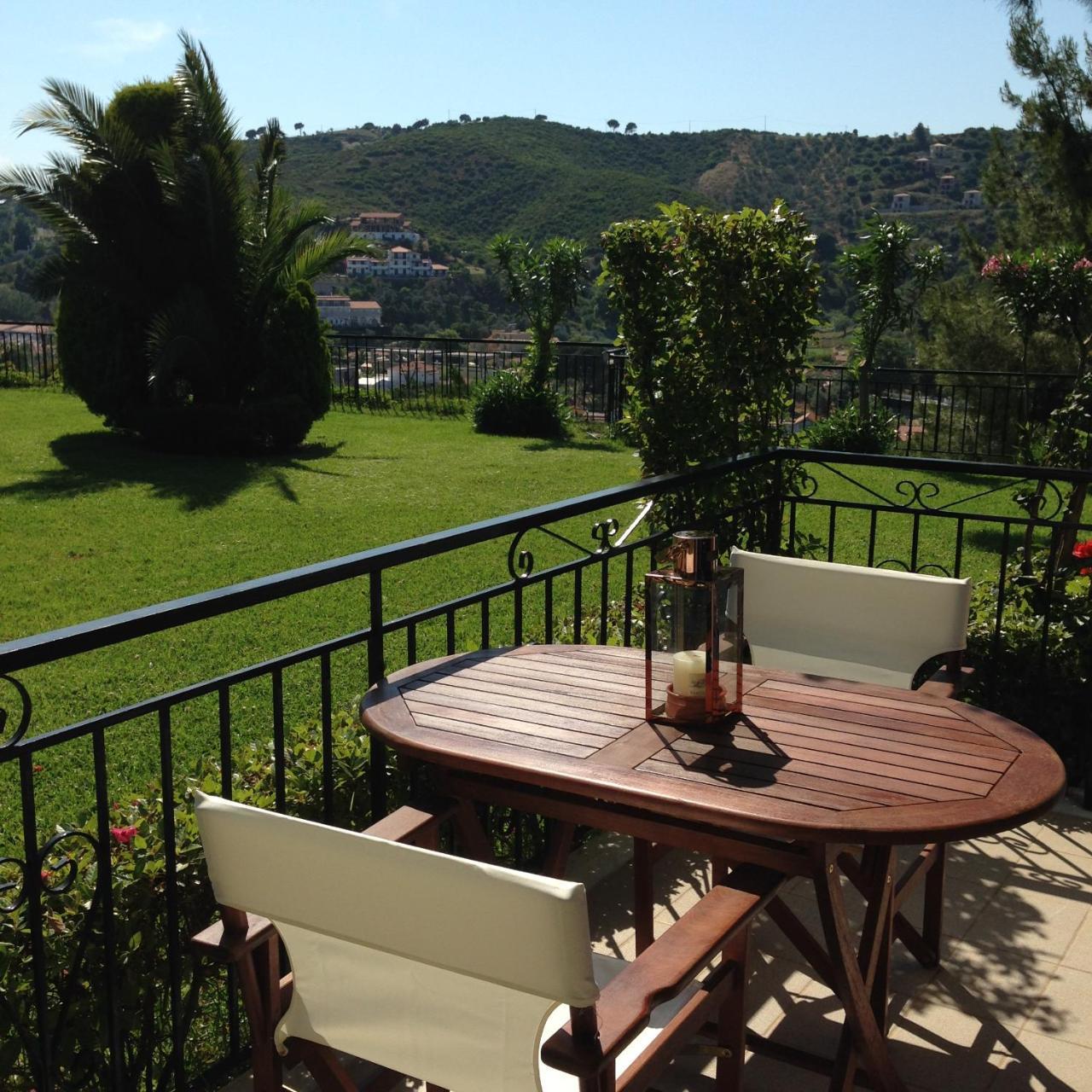 Villa Xanthippi Agia Paraskevi  Extérieur photo